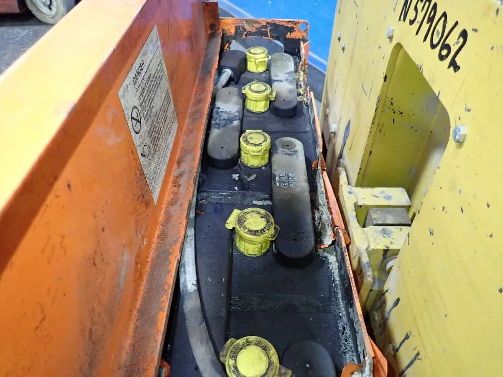 Yale 6000 Lbs Electric Pallet Jack - Mpe060scn12t2748