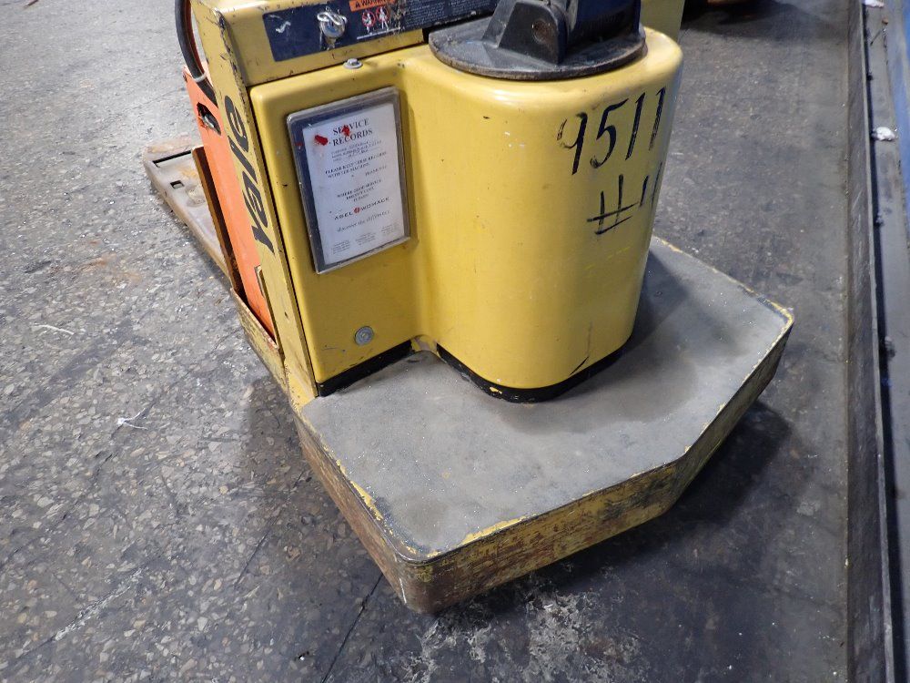 Yale 6000 Lbs Electric Pallet Jack - Mpe060scn12t2748