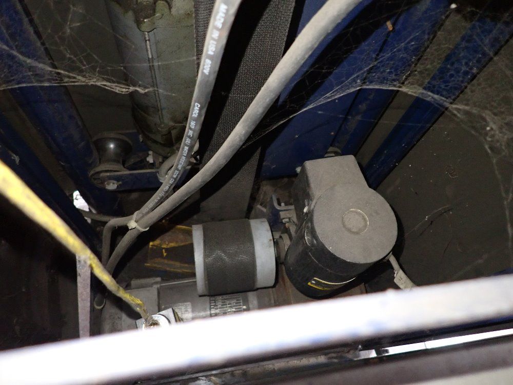 Lantech 66" X 81" Stretch Wrapper - Q300