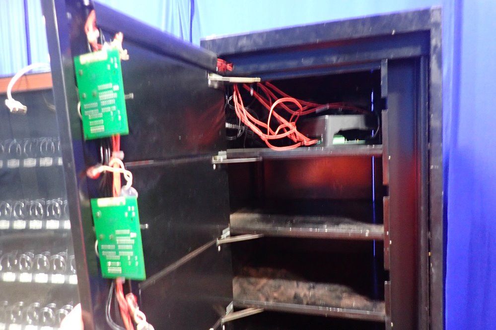 Crib Master 60 Sections Vending Machine