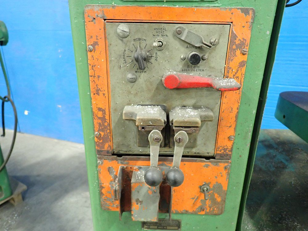 Grob 18" Throat Vertical Band Saw - Ns18