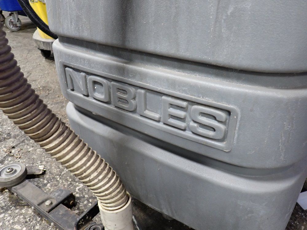 Nobles 32" Floor Scrubber/buffer - Wd1692