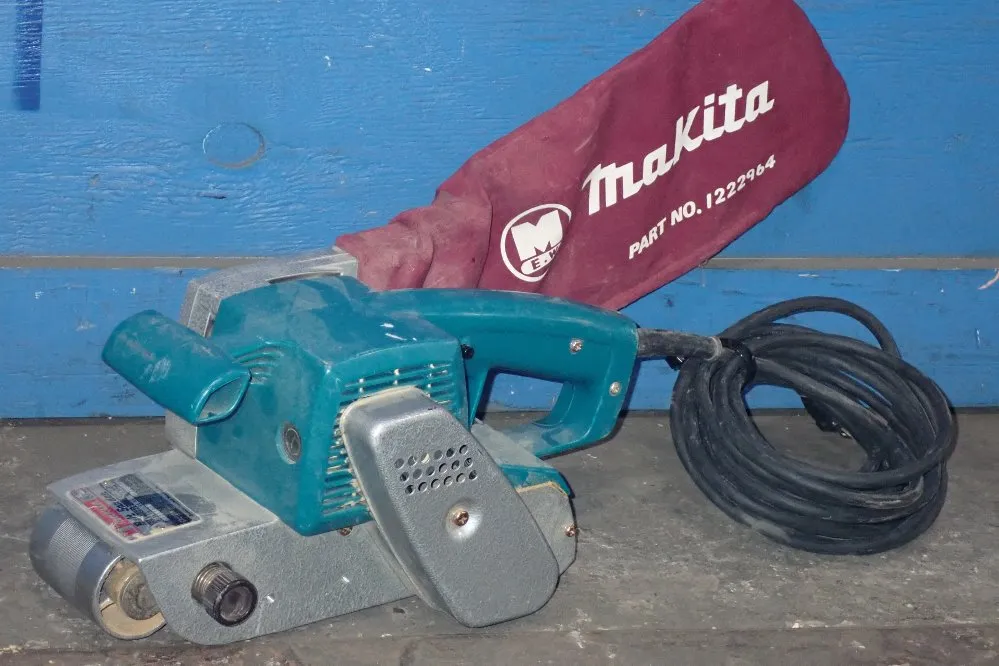 Makita Belt Sander - 9900b