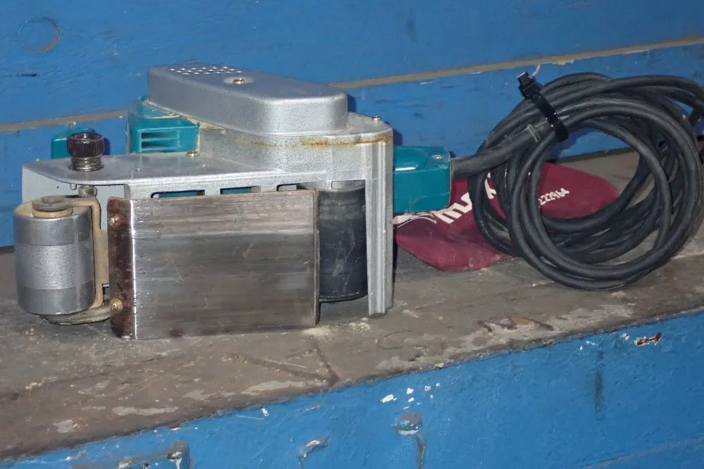 Makita Belt Sander - 9900b