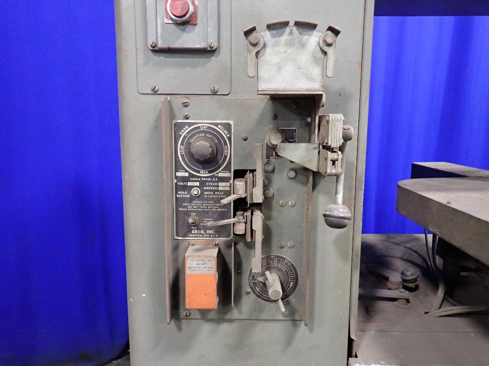 Grob 18" Vertical Band Saw - 4v-18