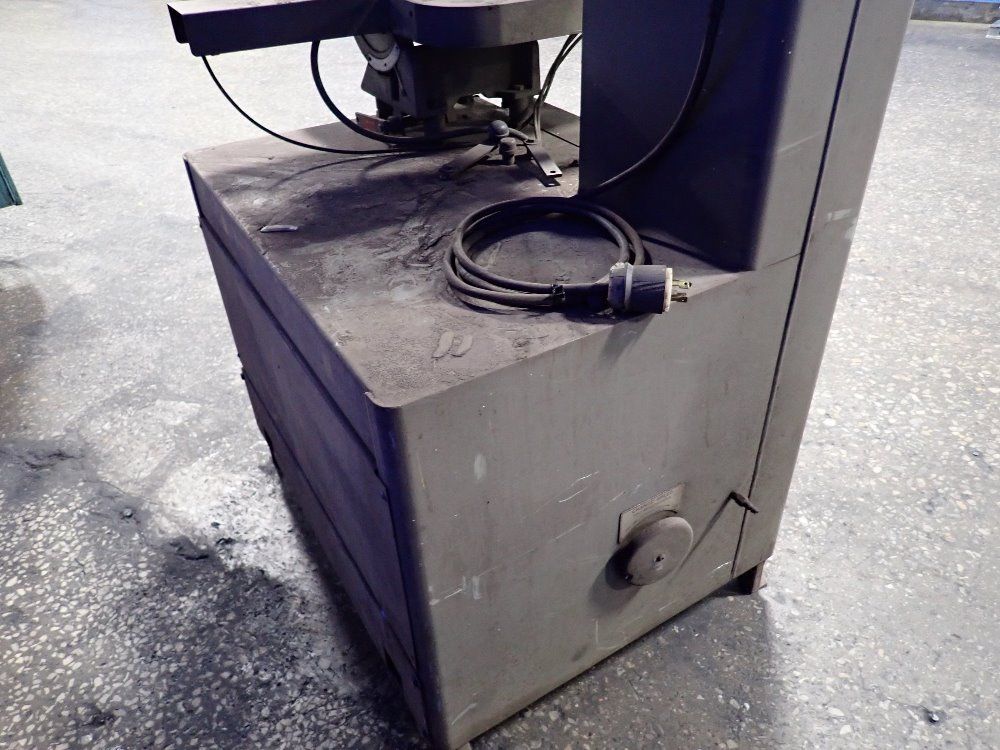 Grob 18" Vertical Band Saw - 4v-18