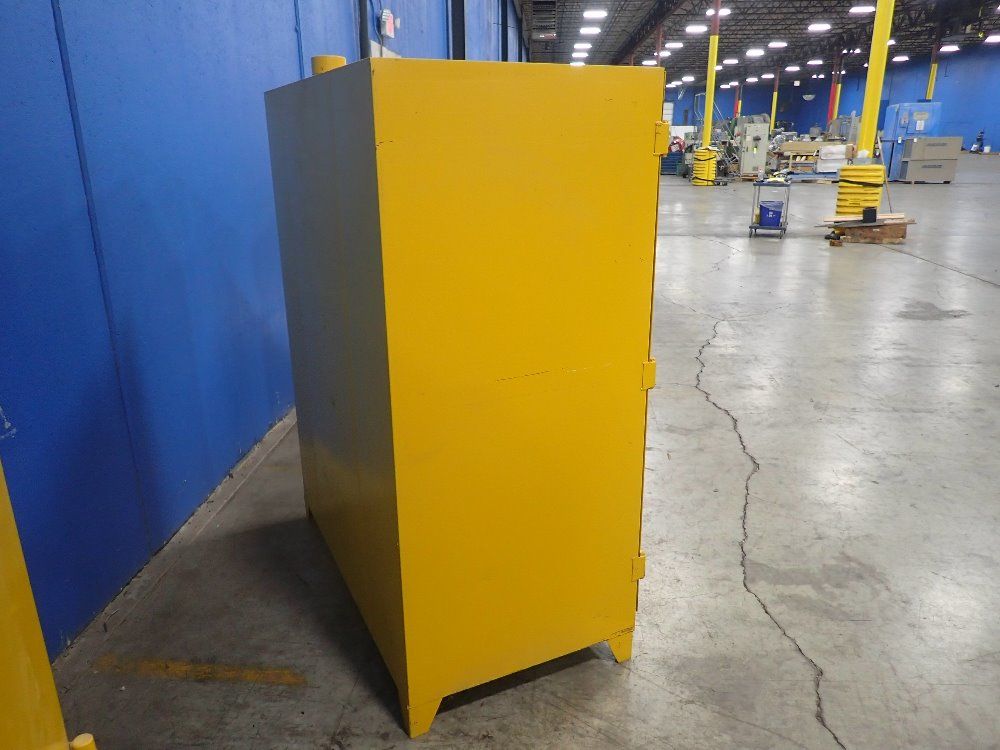 Creative Metal Products 52"lx25"wx62"h (interior) Flammable Cabinet