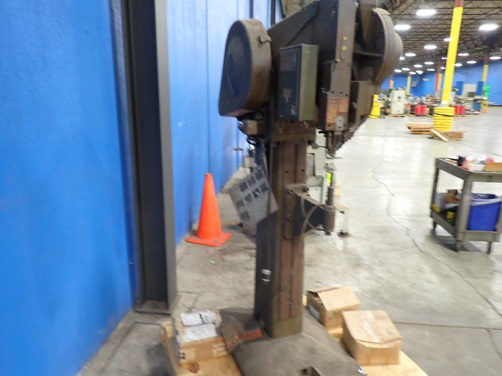 National Rivot 1/2 Hp Riveter - 800