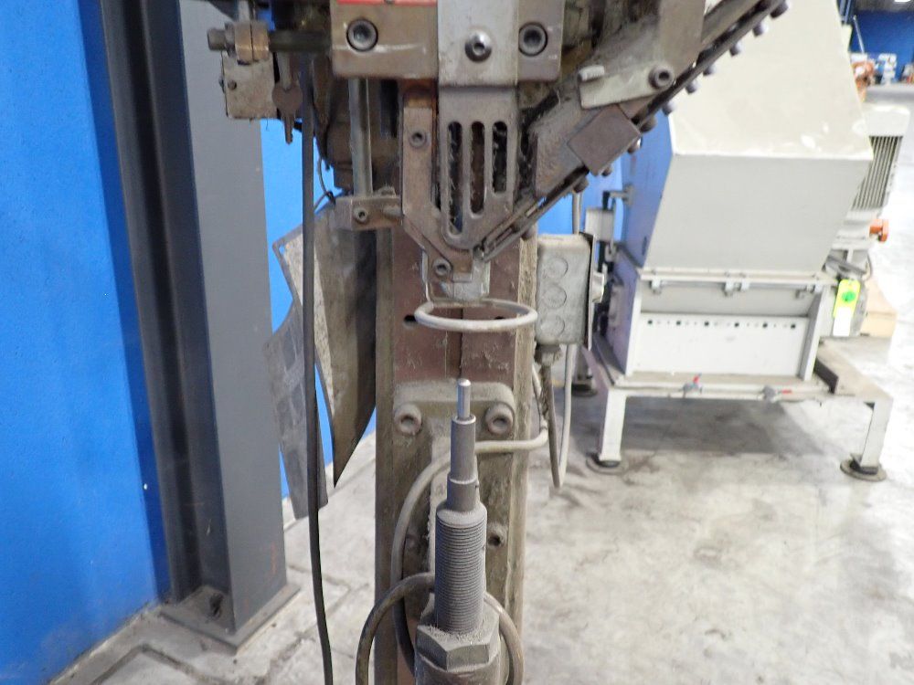 National Rivot 1/2 Hp Riveter - 800