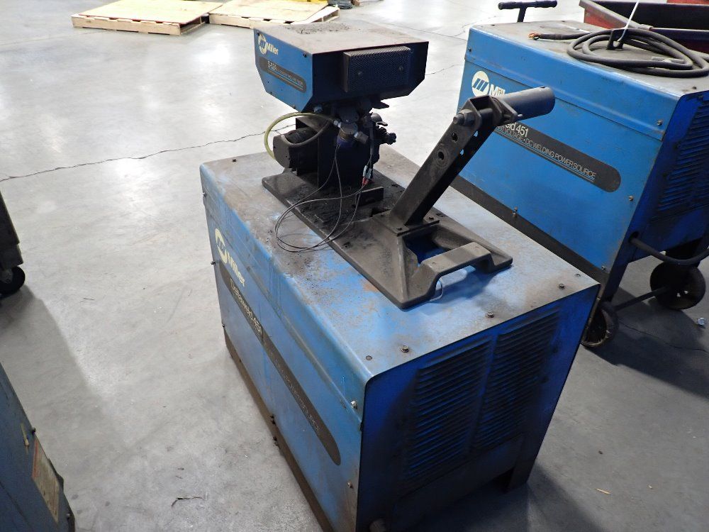 Miller Welding Power Source W Feeder - Deltaweld 451