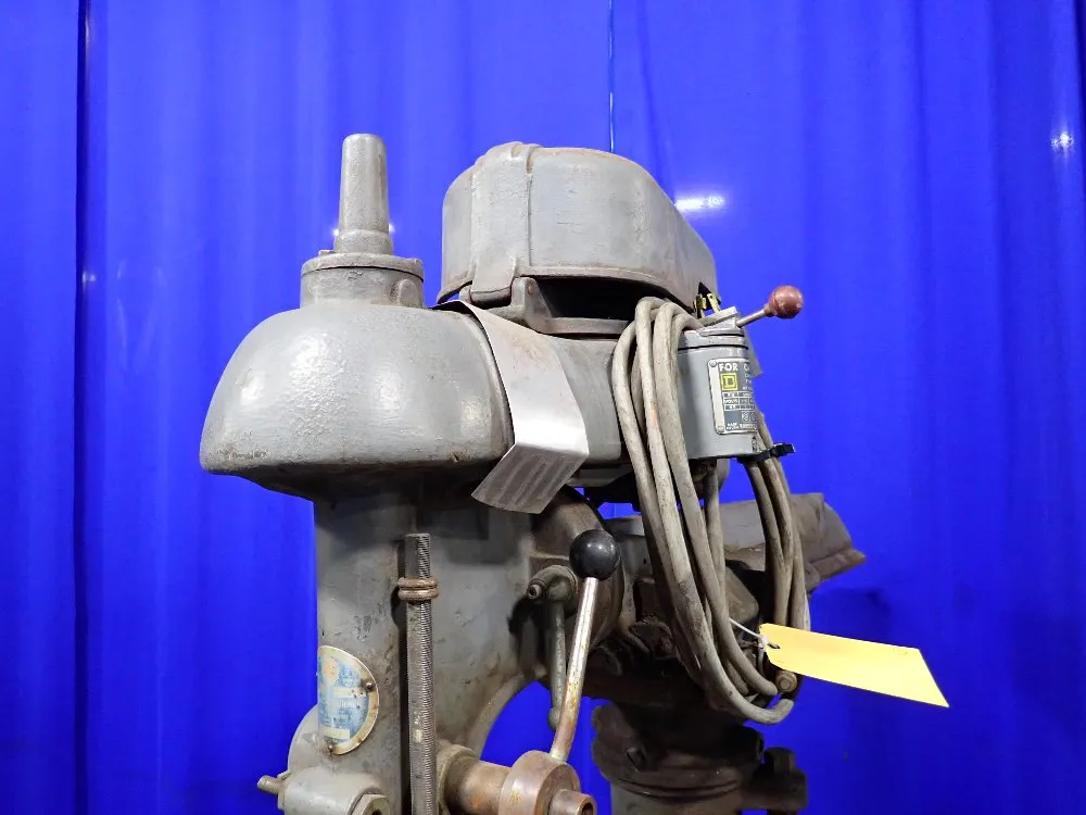 Walker Turner 30" Radial Arm Drill - 1711-3