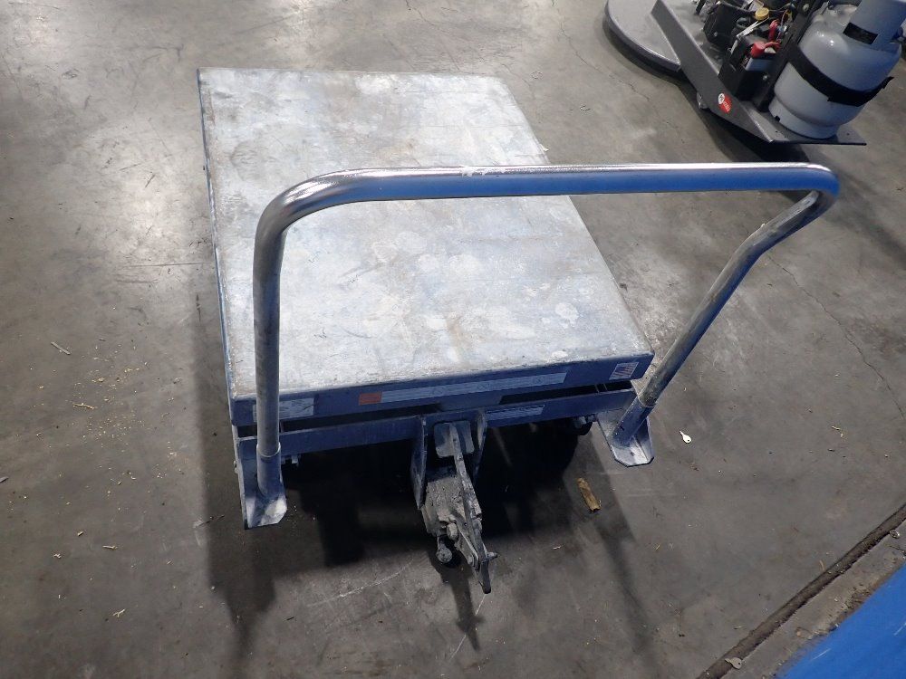 Vestil Mfg. Corp. 2000 Lbs. Hydraulic Lift Cart - Cart-200-wd
