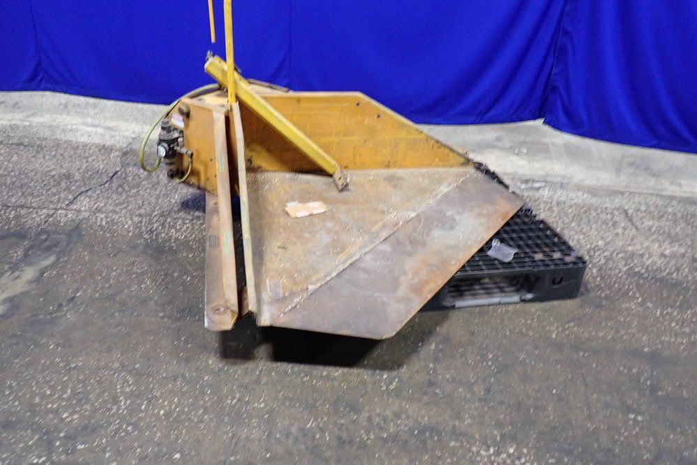 Imcs 45" X 48" Gaylord Tipper