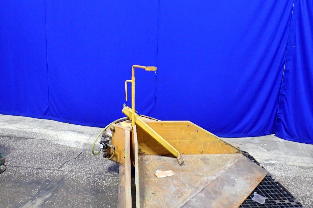 Imcs 45" X 48" Gaylord Tipper