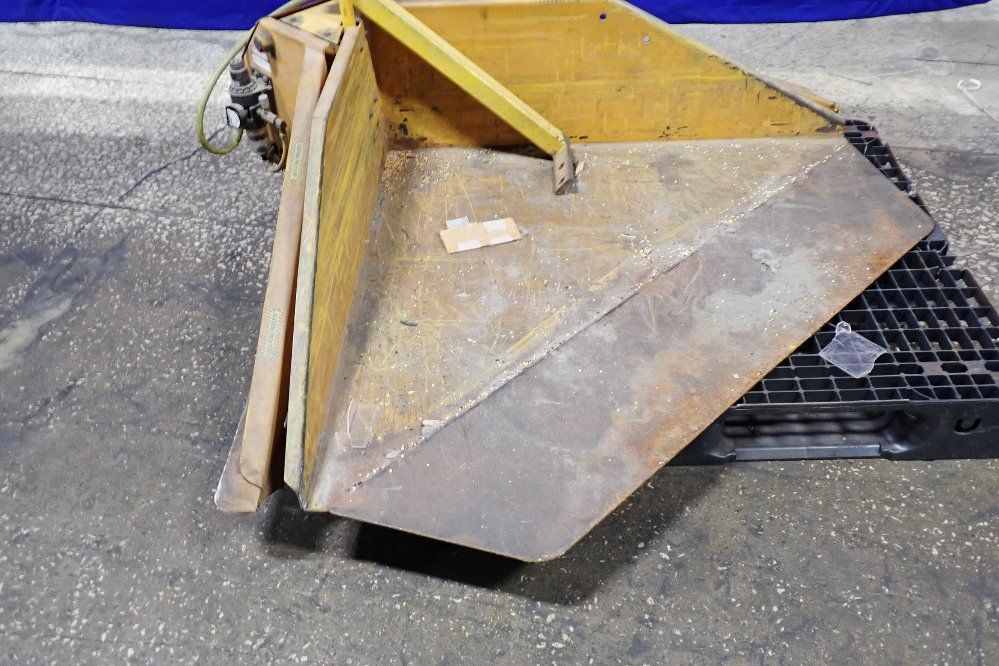 Imcs 45" X 48" Gaylord Tipper