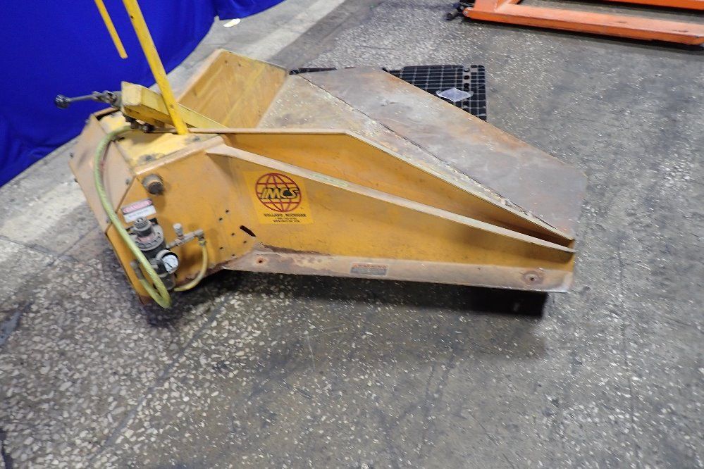 Imcs 45" X 48" Gaylord Tipper