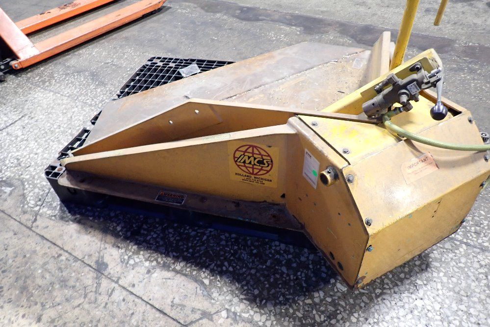 Imcs 45" X 48" Gaylord Tipper