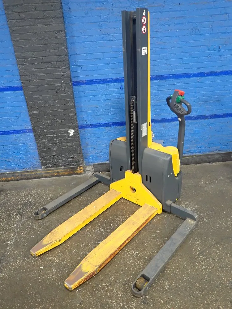 Jungheinrich 2200 Lbs Electric Pallet Jack - Emcb12us