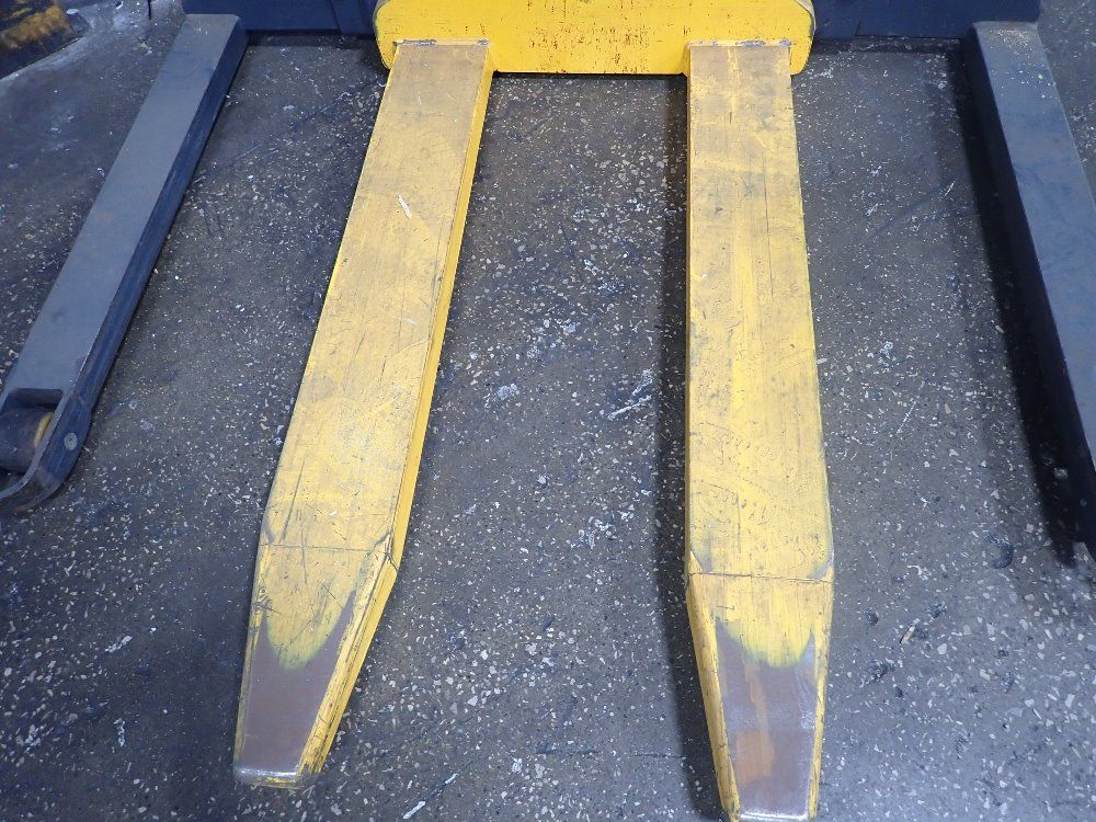 Jungheinrich 2200 Lbs Electric Pallet Jack - Emcb12us