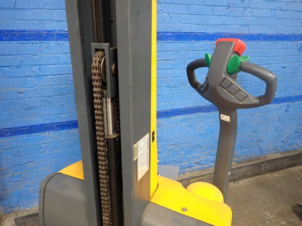 Jungheinrich 2200 Lbs Electric Pallet Jack - Emcb12us