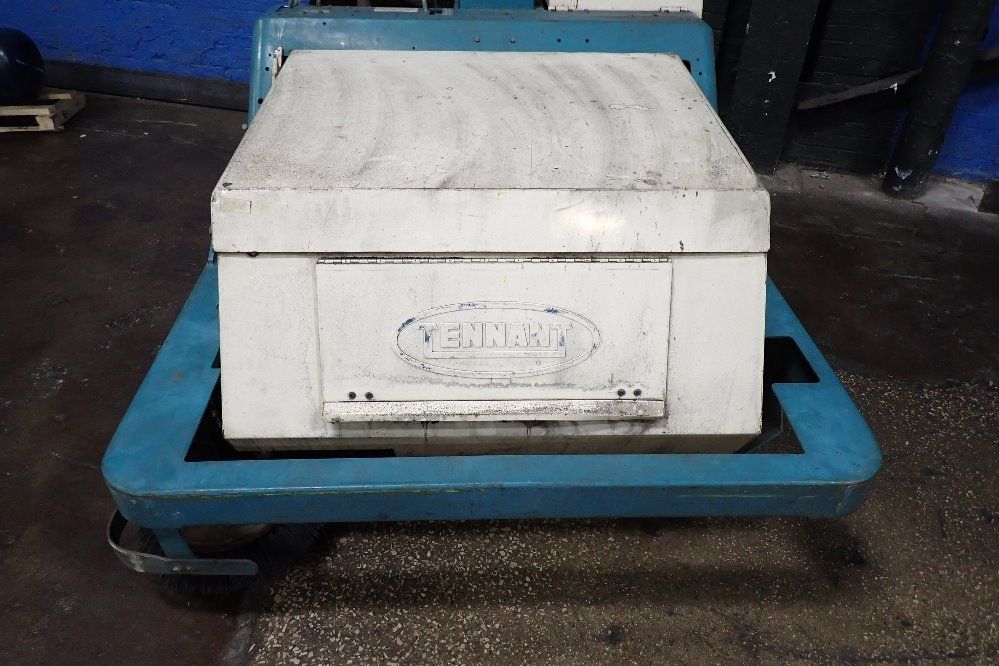 Tennant Propane Floor Sweeper - 265