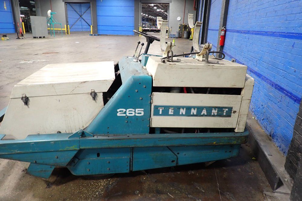 Tennant Propane Floor Sweeper - 265