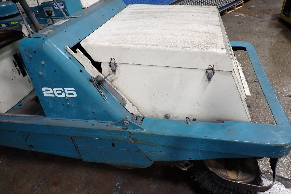 Tennant Propane Floor Sweeper - 265