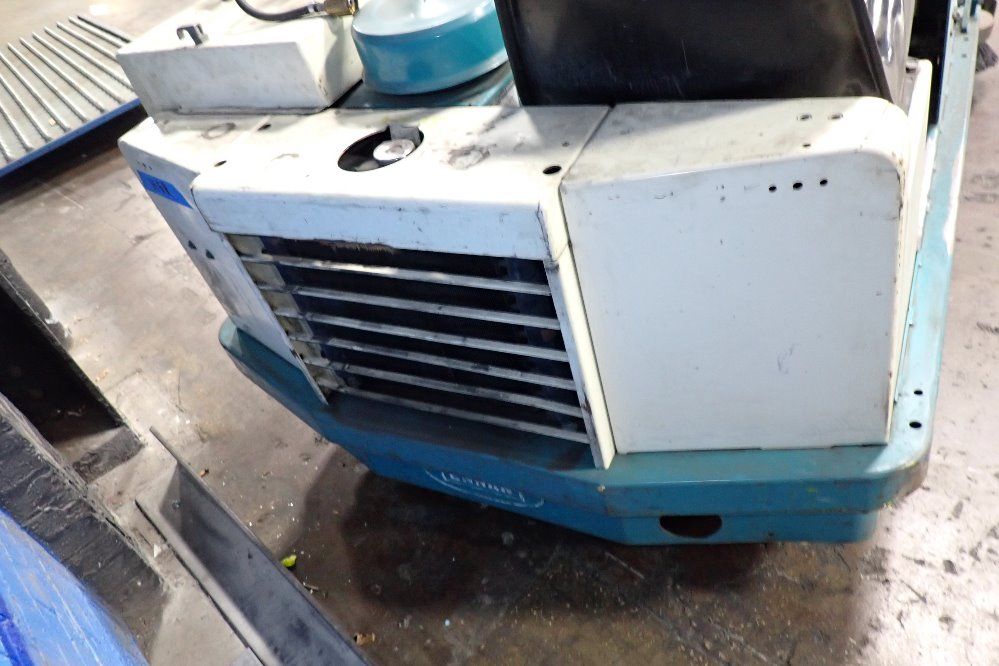 Tennant Propane Floor Sweeper - 265