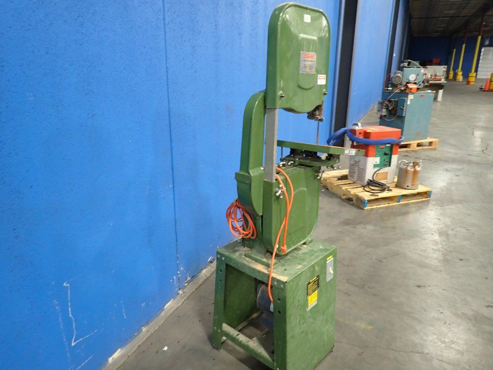 Central Machinery Wood Cutting Bandsaw