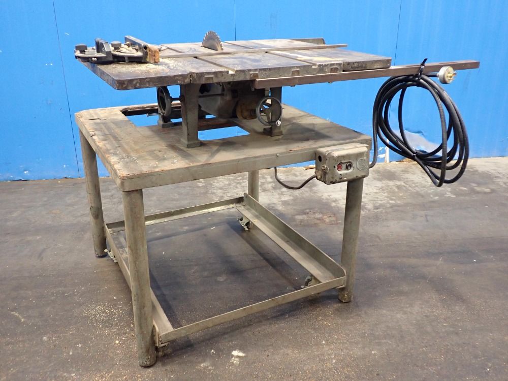 36"x28" Table Saw