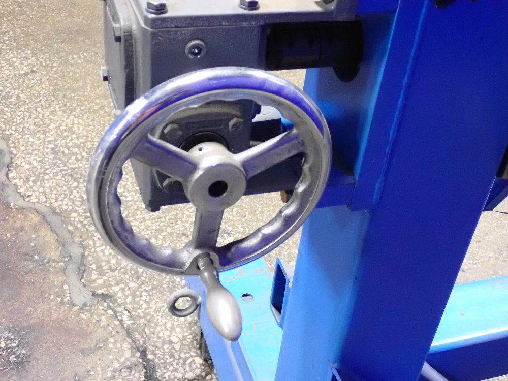 Used Boston Gear Lifter | HGR Industrial Surplus