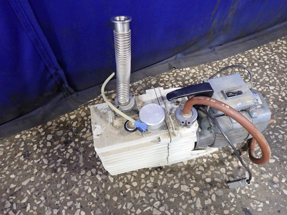 Leyboldheraeus Vacuum Pump
