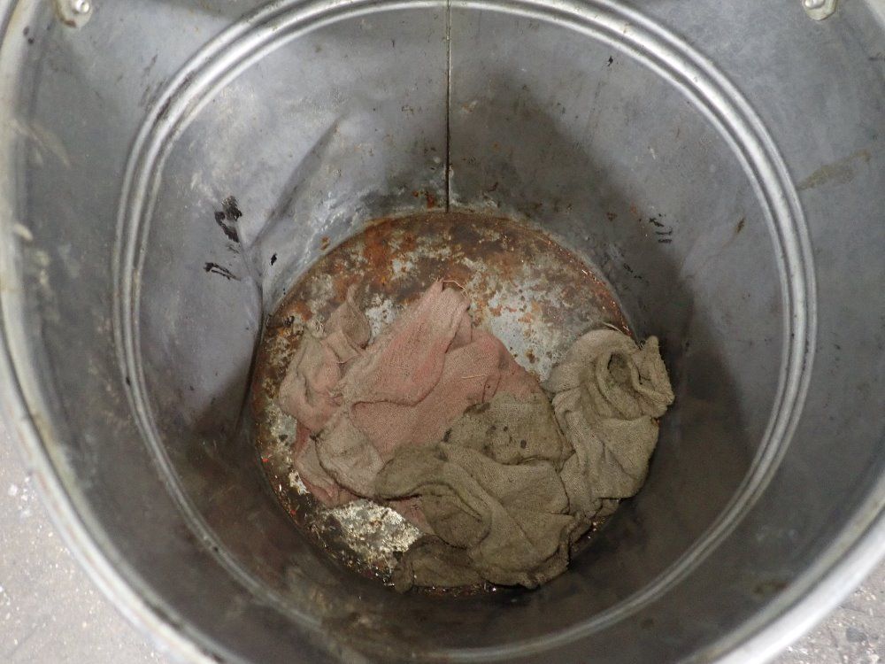  Oil Waste Can