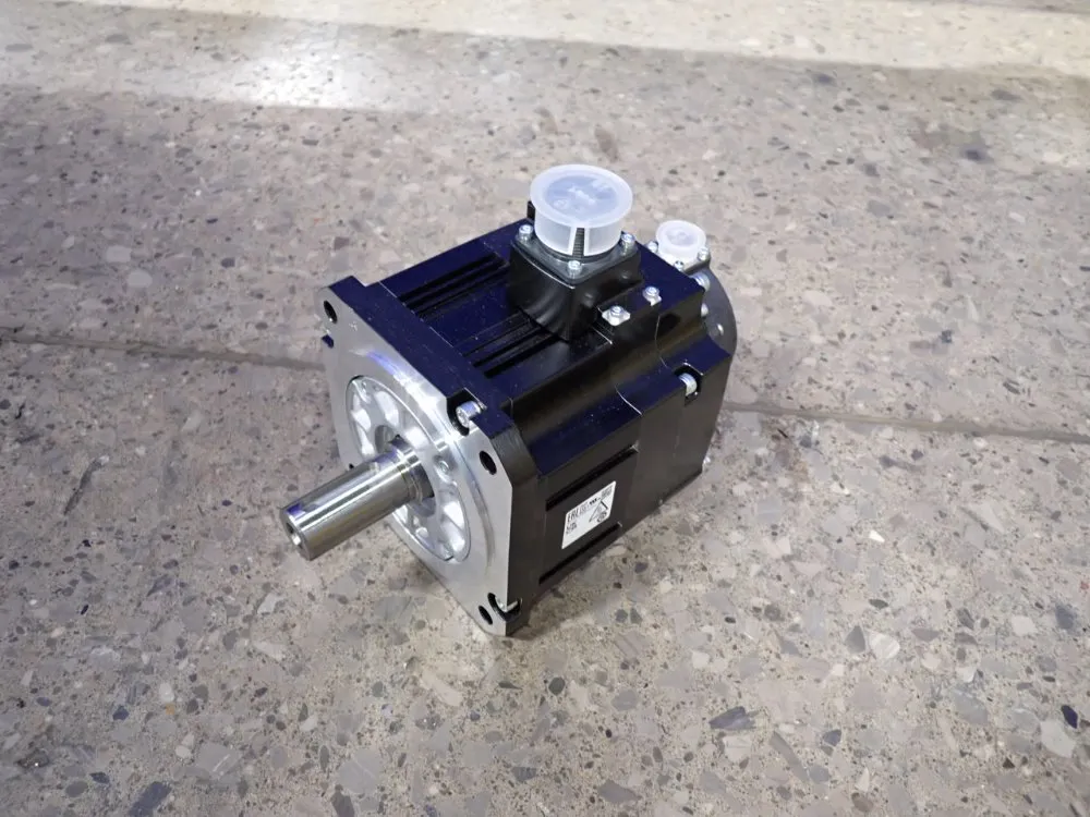 SERVO MOTOR