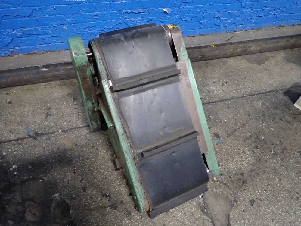 Chip Conveyor