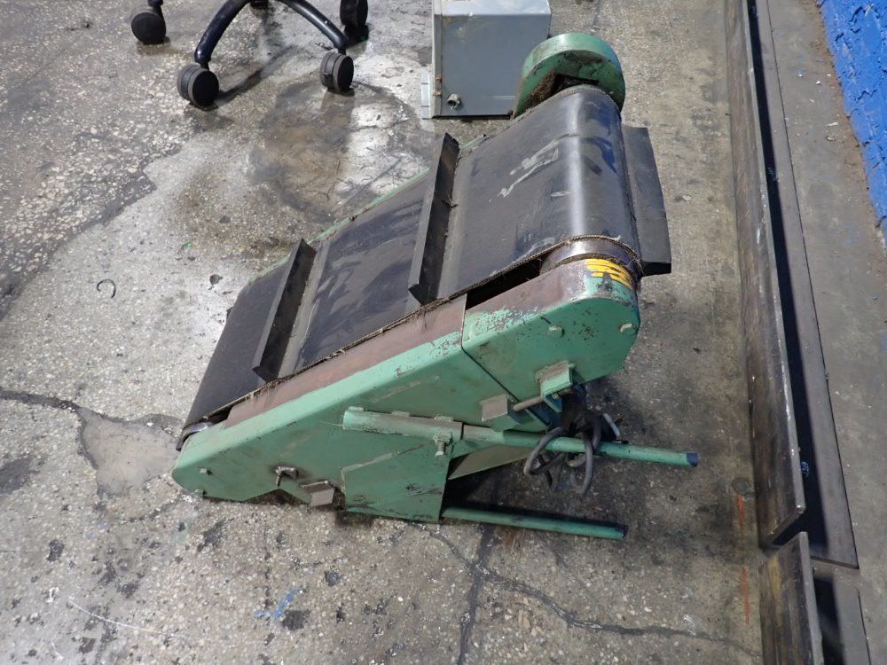  Chip Conveyor