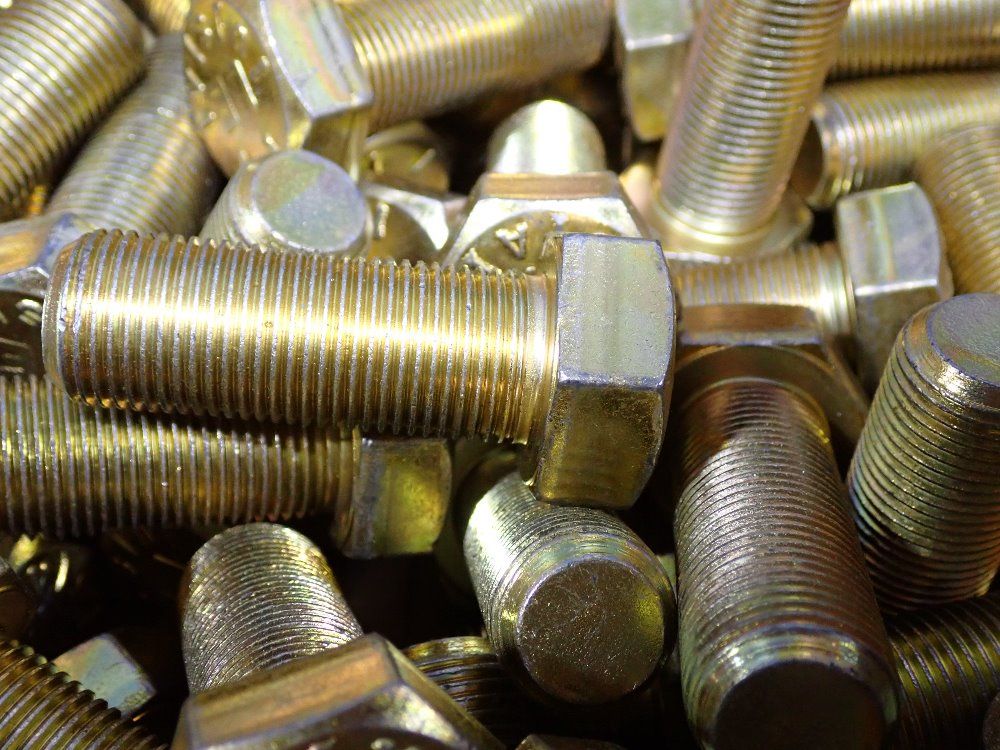  Bolts