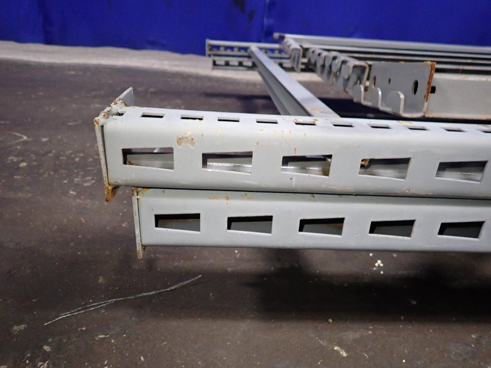 Pallet Racking Lot
