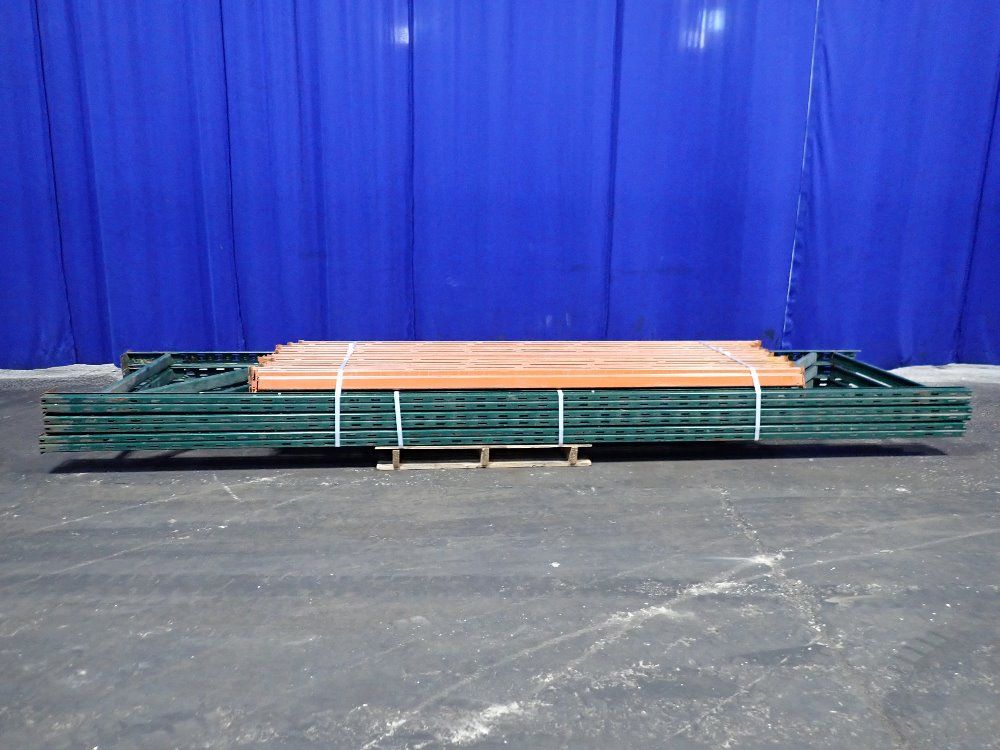  Pallet Racking Lot