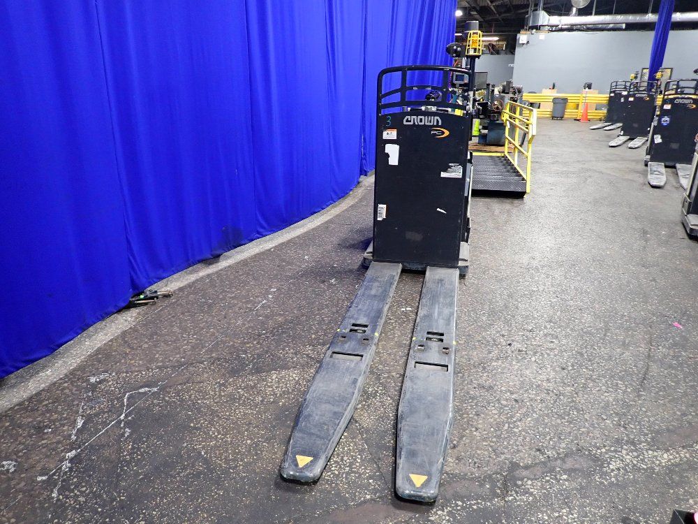Crown Crown Pc450060 Electric Pallet Jack