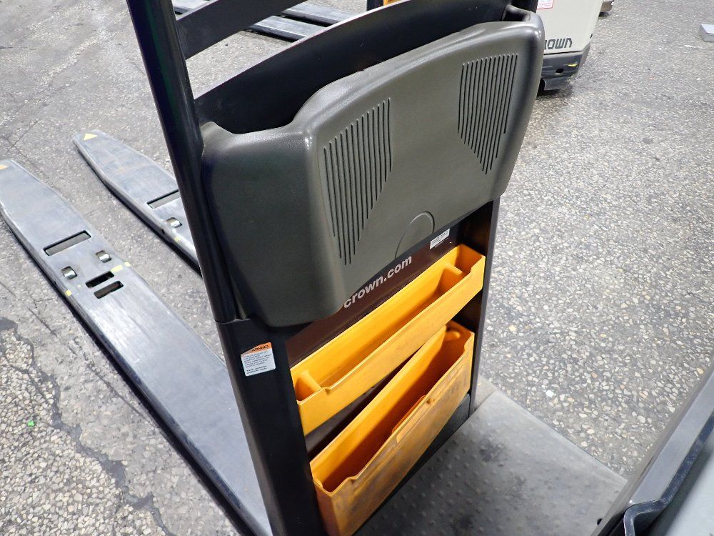 Crown Crown Pc450060 Electric Pallet Jack