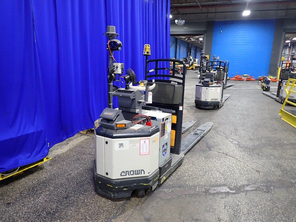 Crown Crown Pc450060 Electric Pallet Jack
