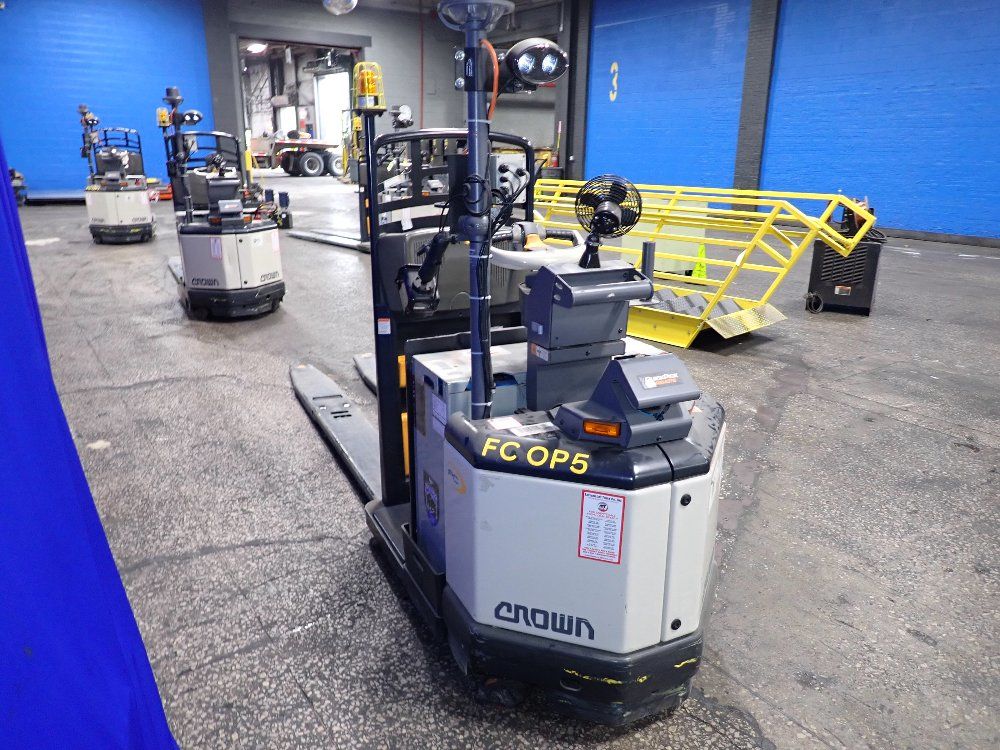 Crown Crown Pc450060 Electric Pallet Jack