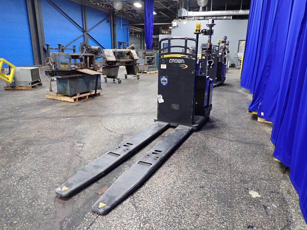 Crown Crown Pc450060 Electric Pallet Jack