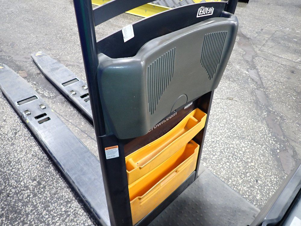 Crown Crown Pc450060 Electric Pallet Jack