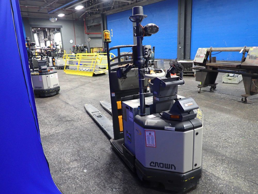 Crown Crown Pc450060 Electric Pallet Jack