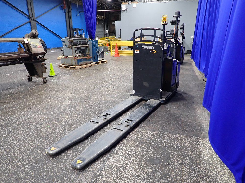 Crown Crown Pc450060 Electric Pallet Jack