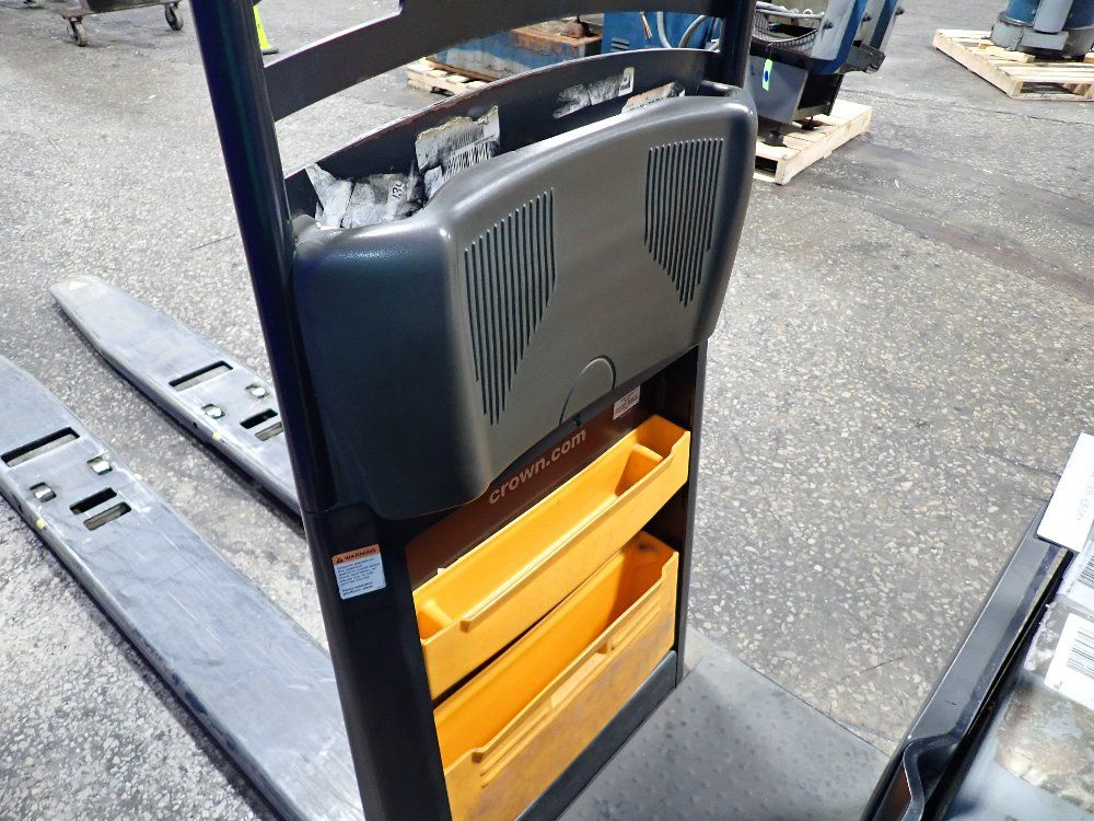 Crown Crown Pc450060 Electric Pallet Jack