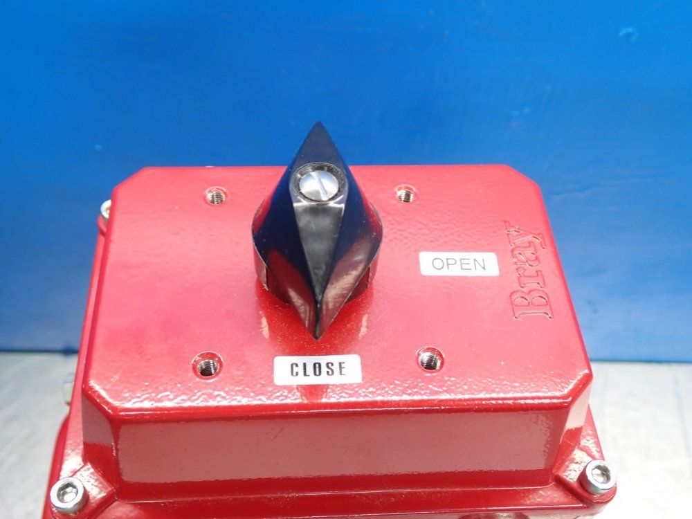 Flowtek Pneumatic Actuator W 50040612610532 Valve Status Monitor  Limit Switch