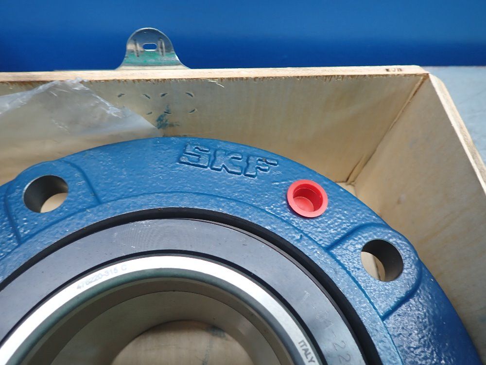 Skf 8.125" Hub Diameter Piloted Flange Bearing - F4brp 315-srb-sre